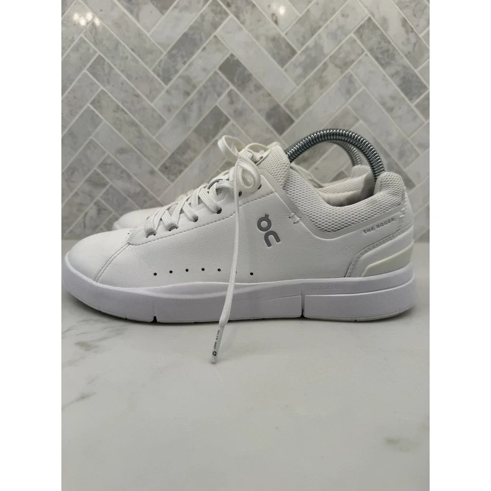 On Cloud The Roger Advantage Sneakers Womens 8.5 Leather Low Top Lace Up Shoes